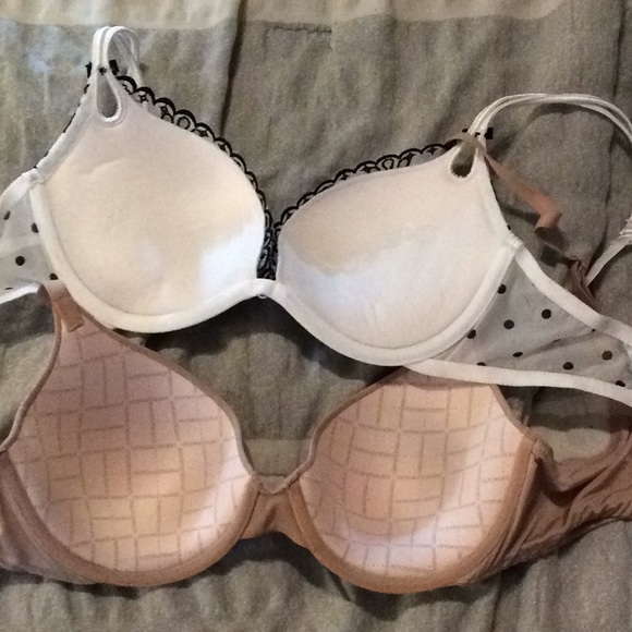 32c Victoria secret bras - Picture 3 of 4